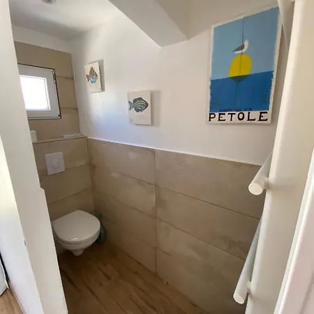 Pres Gare Et Bed & Breakfast 3*