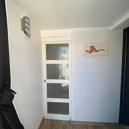 Pres Gare Et Bed & Breakfast 3*