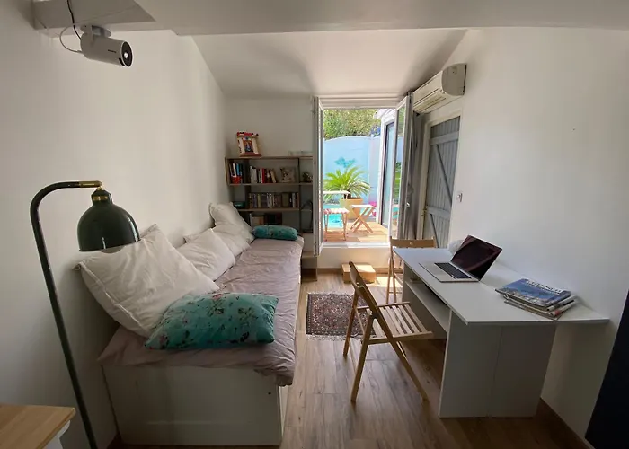 Près Gare Et Bed & Breakfast