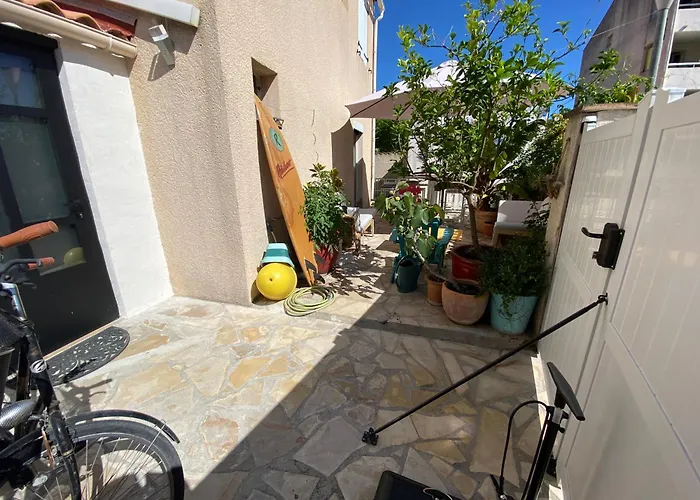 Près Gare Et Bed & Breakfast 3*